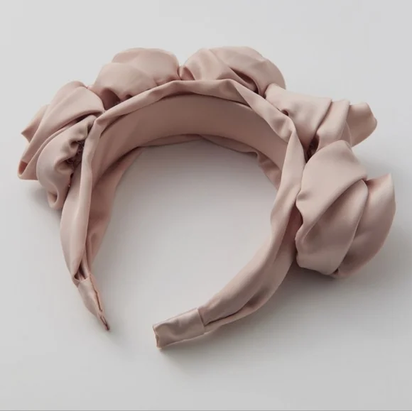 Urban Outfitters Mega Rosette Satin Headband in Blush Pink - Picture 2 of 9